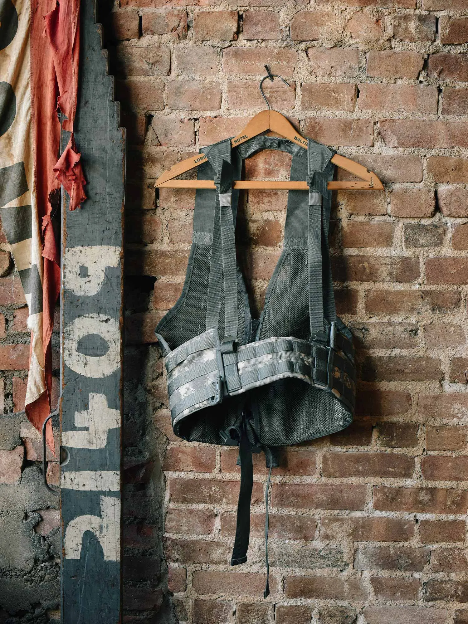 DEADSTOCK FLC LOAD BEARING VEST