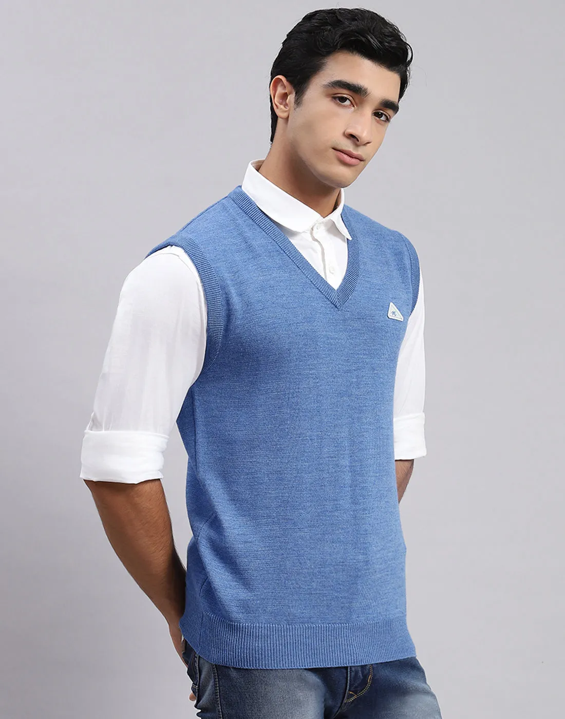 Men Blue Solid V Neck Sleeveless Sweaters/Pullovers