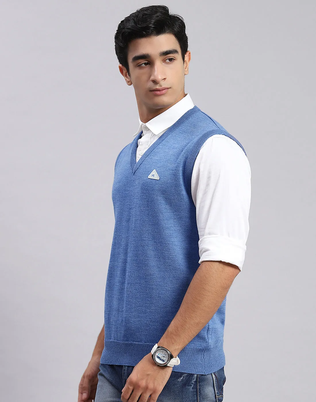 Men Blue Solid V Neck Sleeveless Sweaters/Pullovers