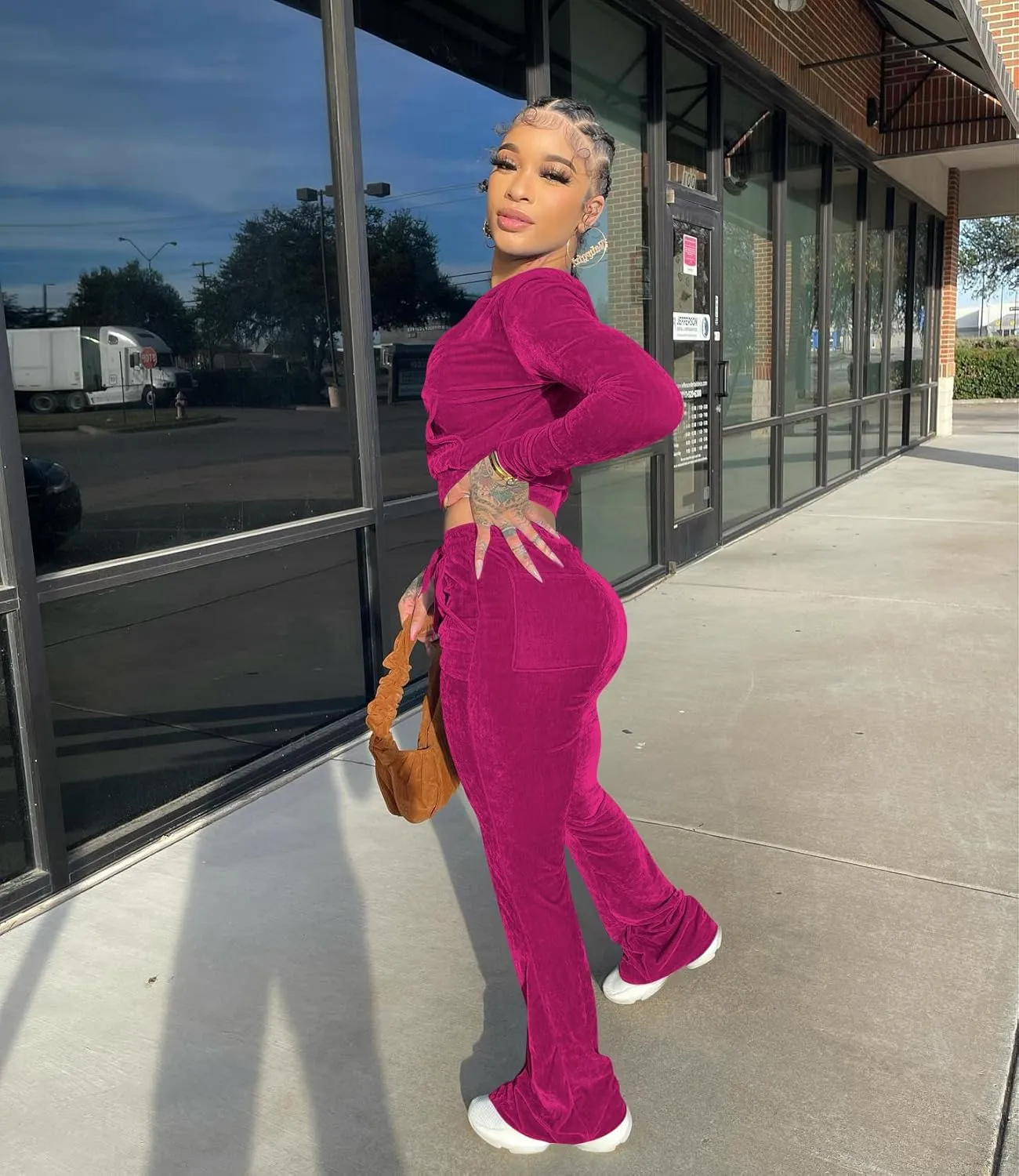 yidengymx Womens Velour Tracksuit Two Piece Outfits for Women Long Sleeve Hooded Zip Crop Tops Flared Pants Set