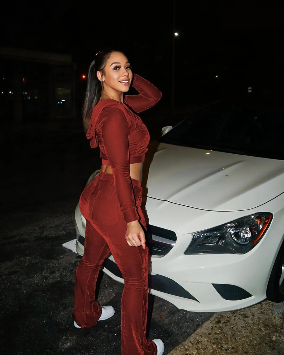 yidengymx Womens Velour Tracksuit Two Piece Outfits for Women Long Sleeve Hooded Zip Crop Tops Flared Pants Set